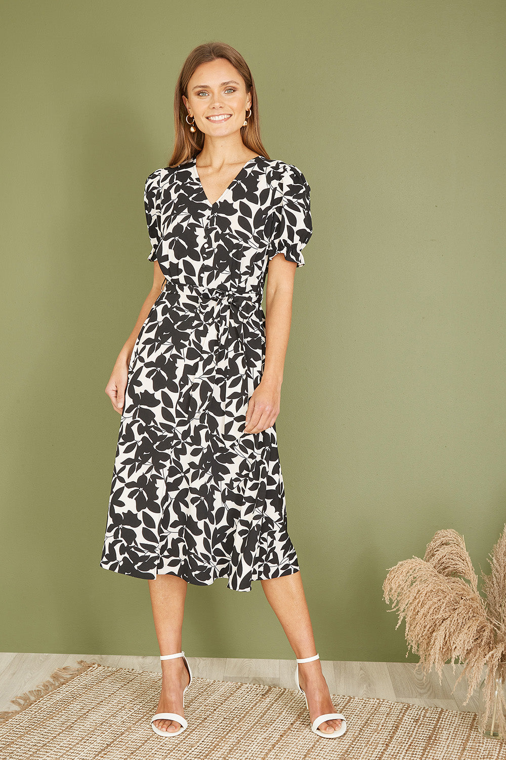 Mela Black And White Leaf Print Midi Tea Dress Mela