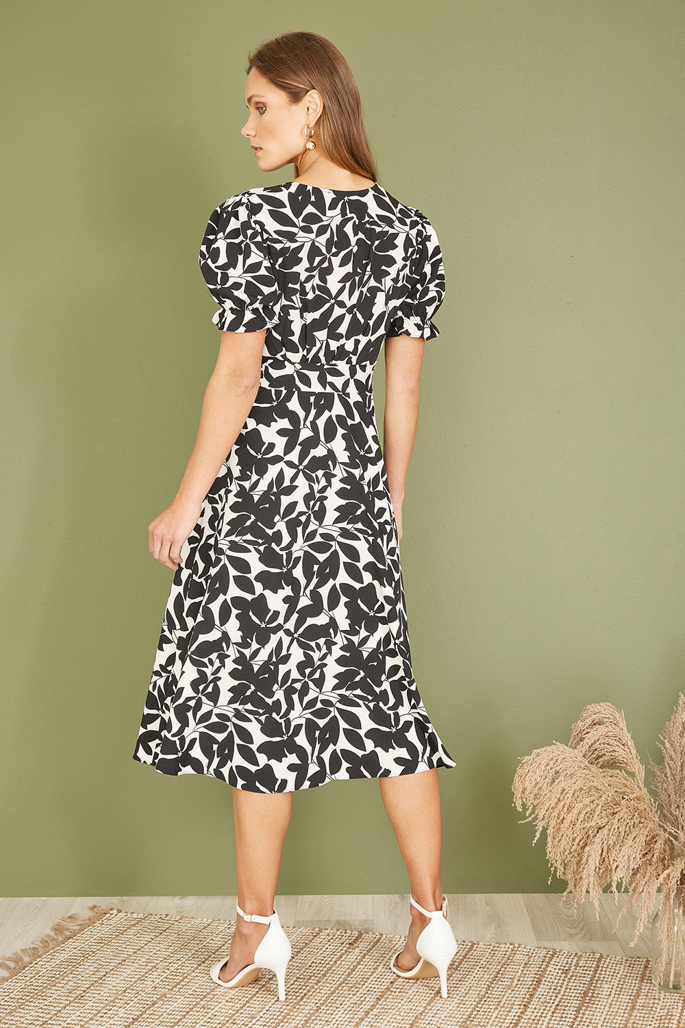 Mela Black And White Leaf Print Midi Tea Dress Mela