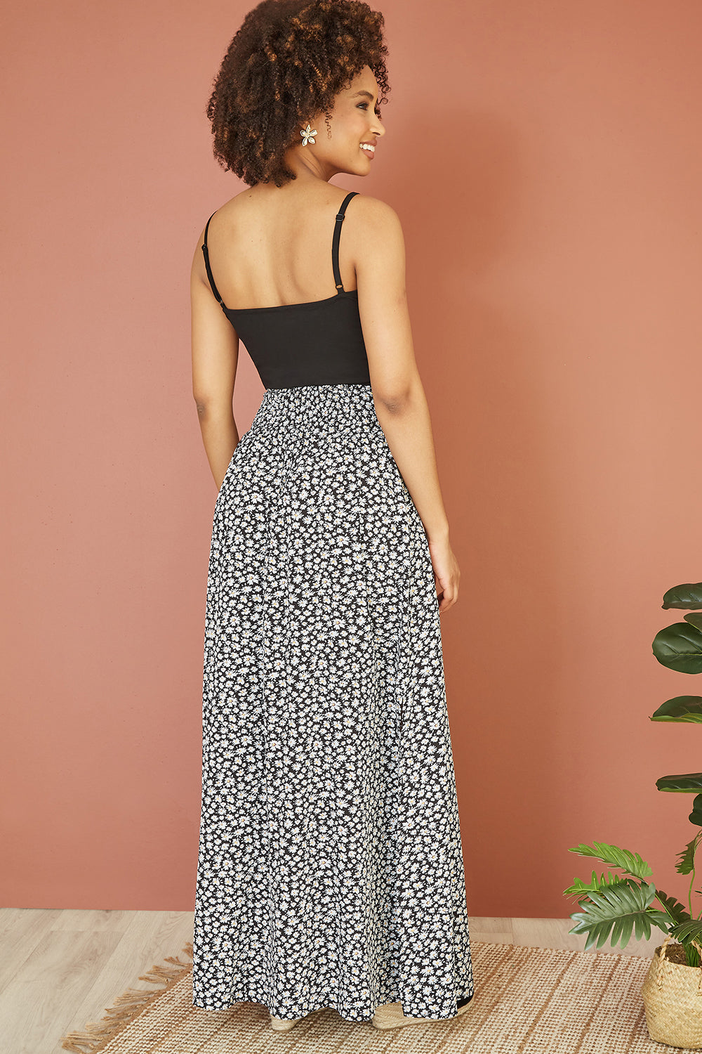 Mela Black Daisy Print Ruched Waist Maxi Skirt With Split Hem Mela