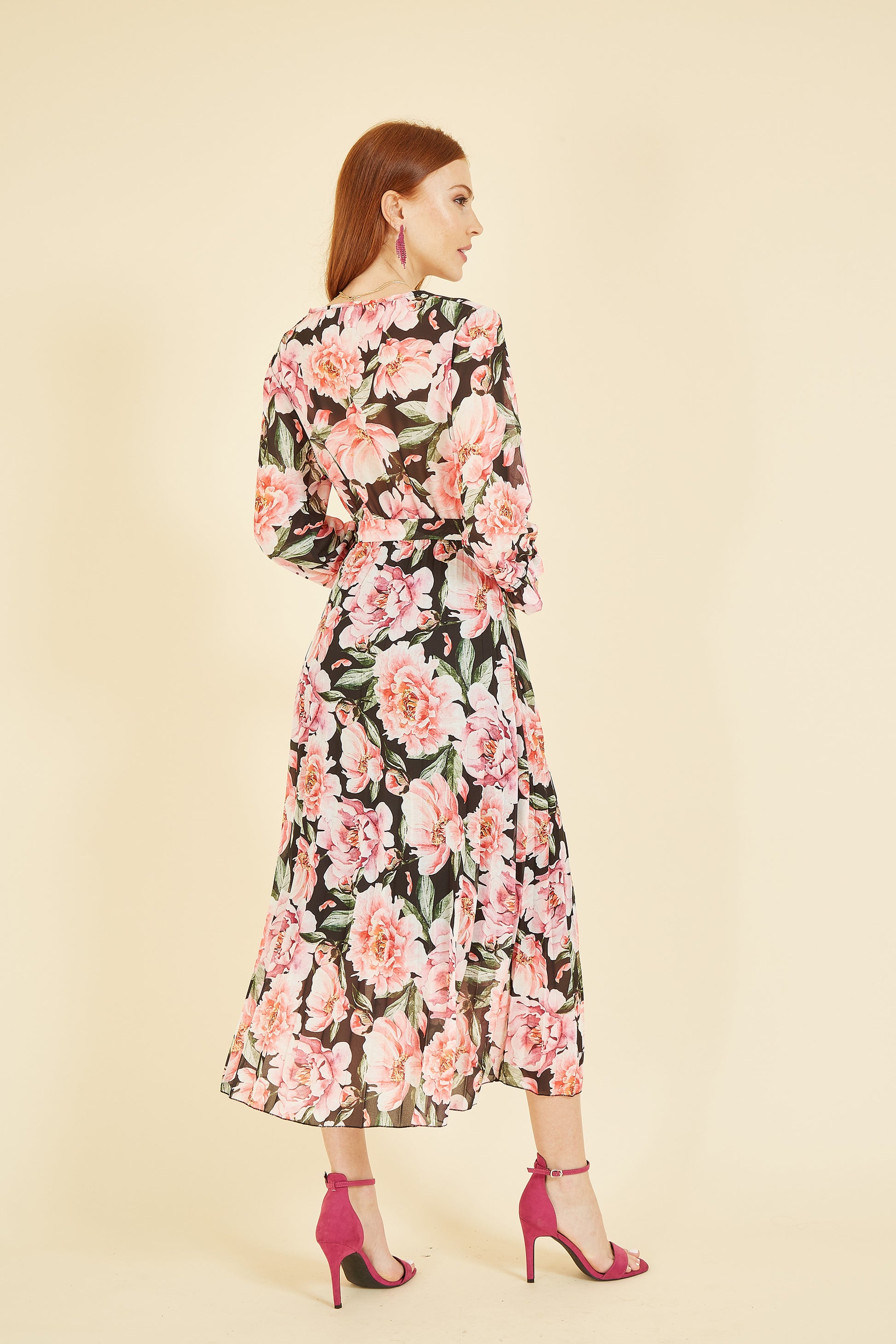 Yumi Black Rose Print Pleated Midi Dress Yumi