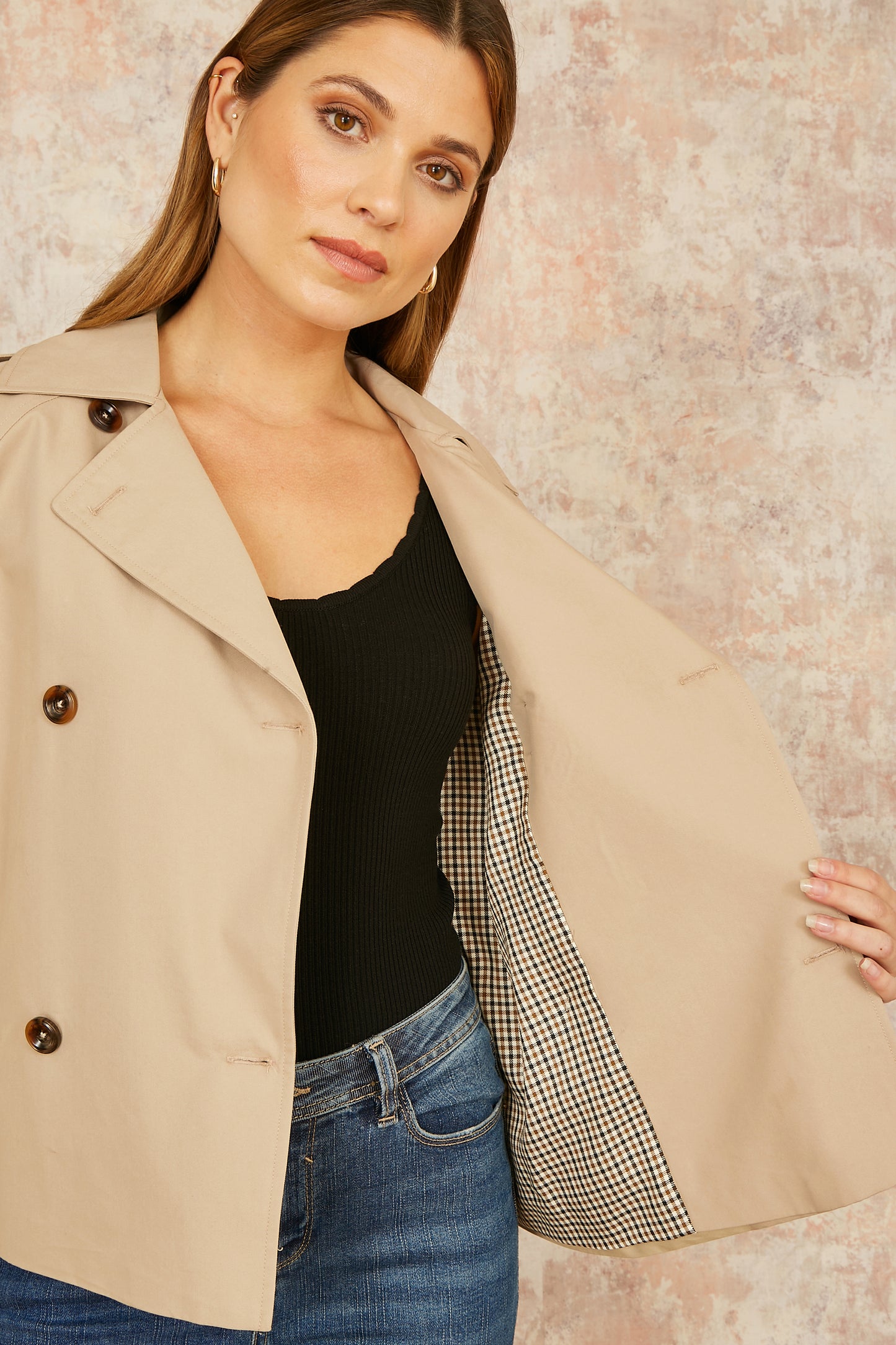 Yumi Beige Cropped Trench Jacket With Pockets and Check Lining Outerwear Yumi