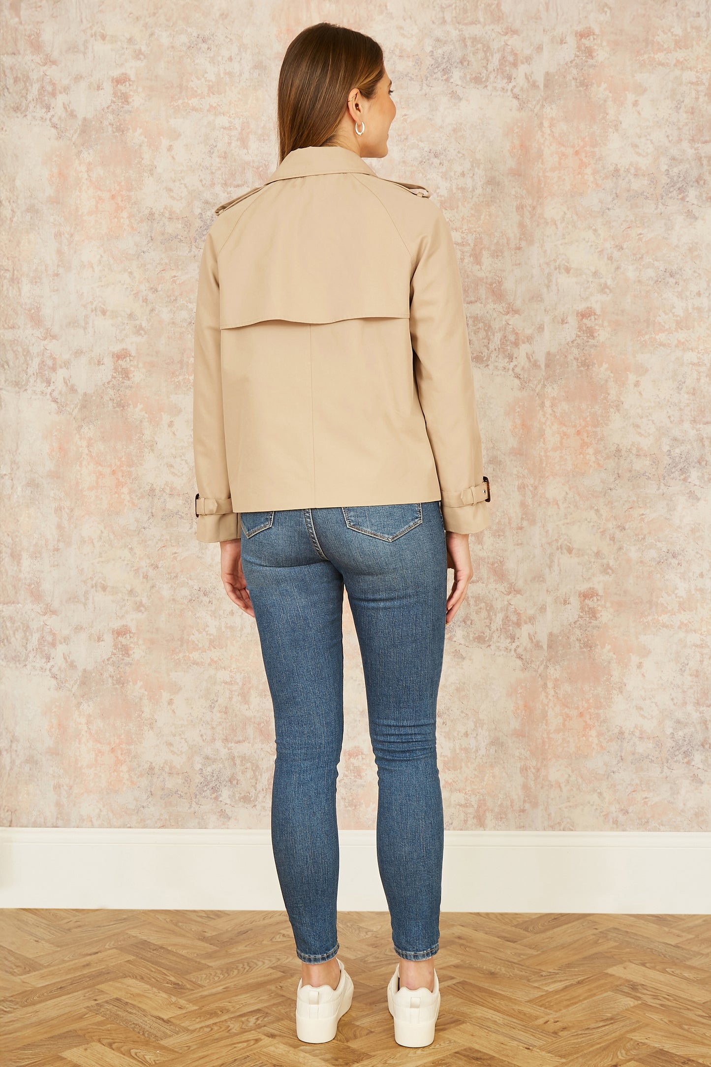 Yumi Beige Cropped Trench Jacket With Pockets and Check Lining Outerwear Yumi