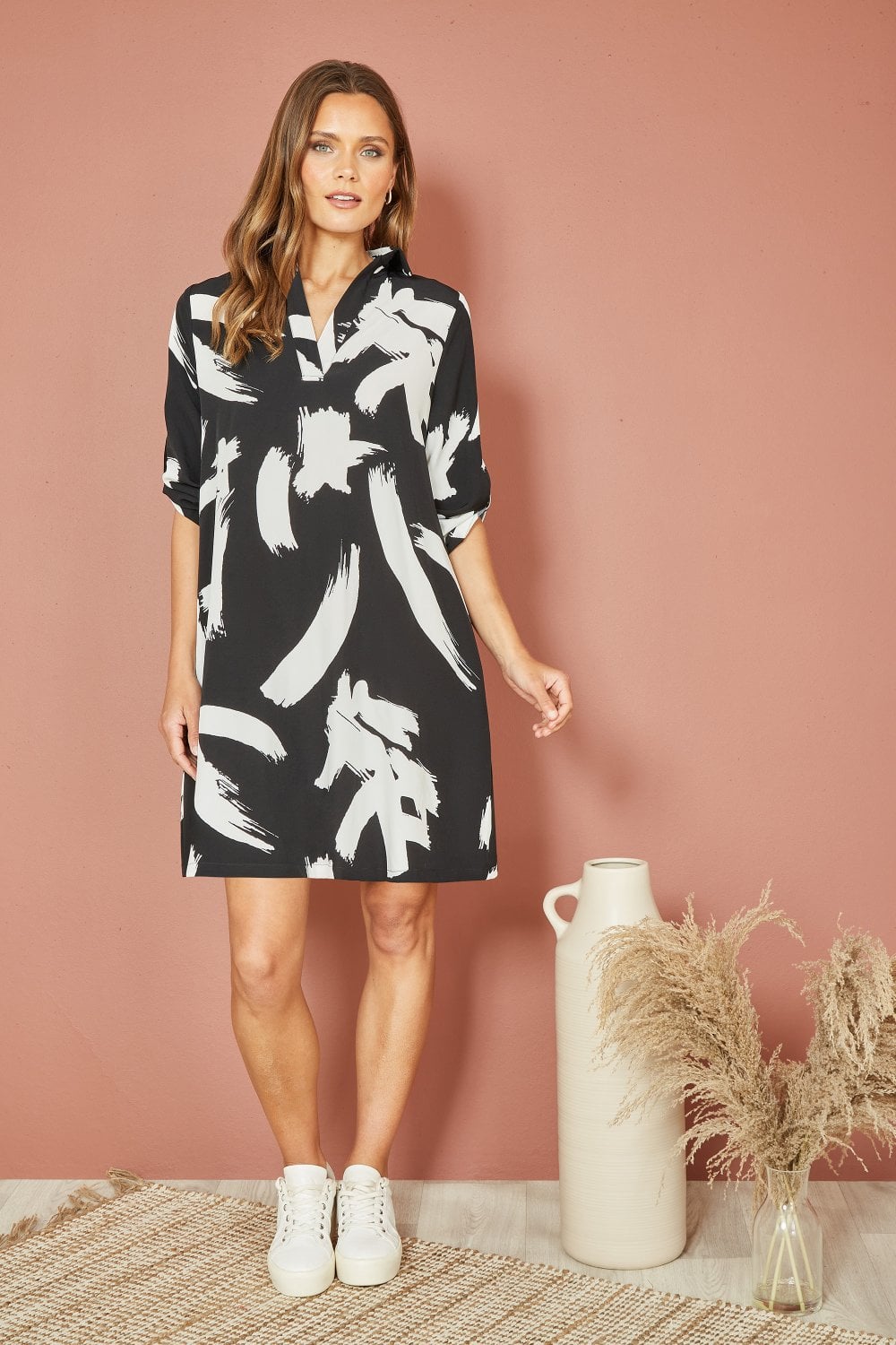 Yumi Black Abstract Print Tunic With Pockets Yumi