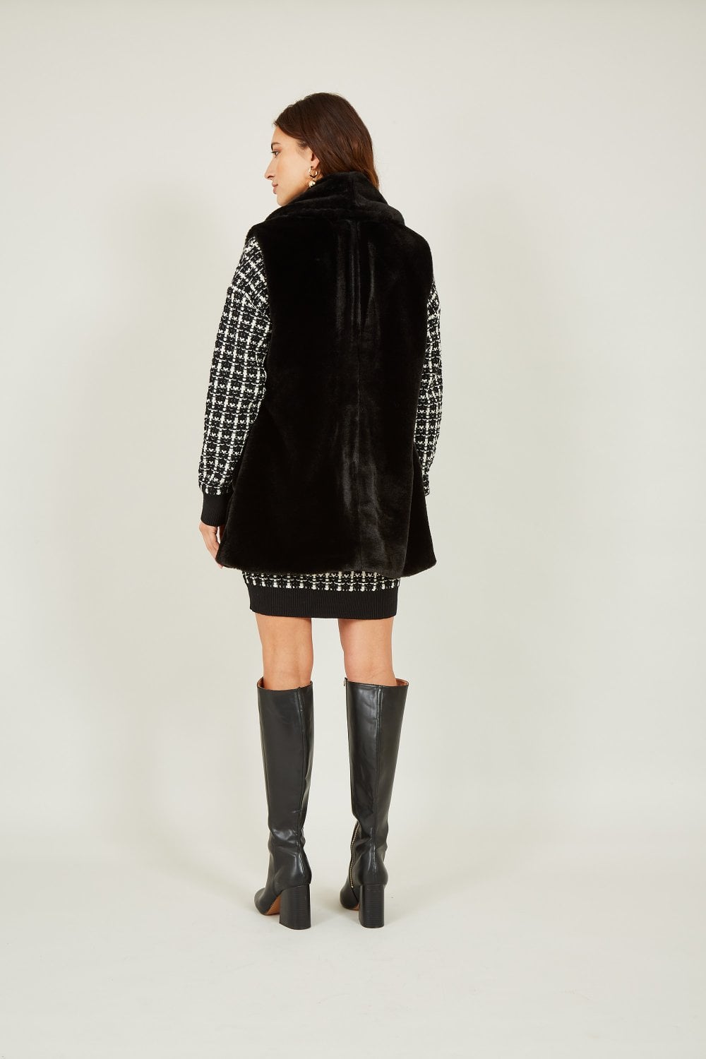 Yumi Black Faux Fur Long Gilet Yumi