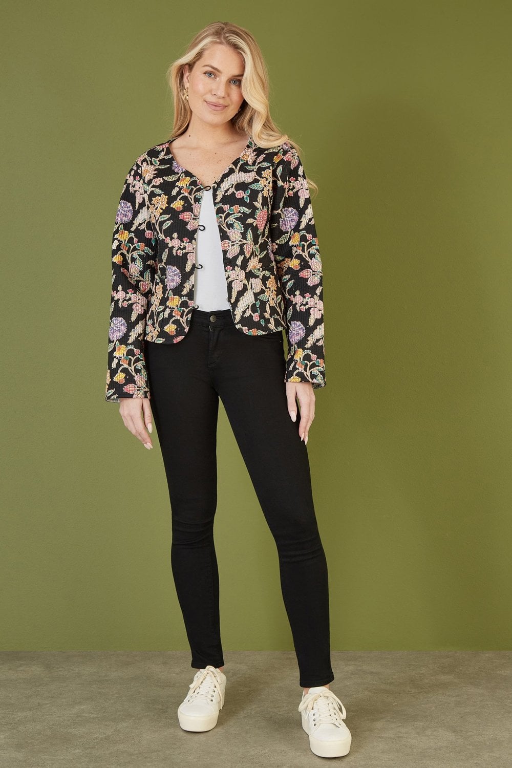 Yumi Black Floral Print Reversible Cotton Cropped Quilted Jacket Yumi