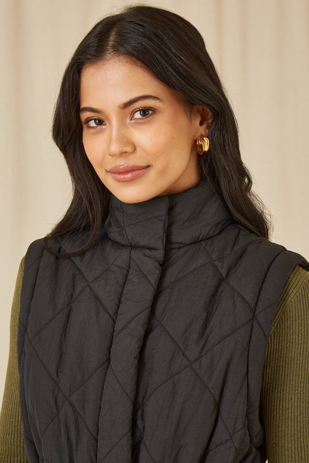 Yumi Black High Neck Quilted Gilet With Belt Yumi