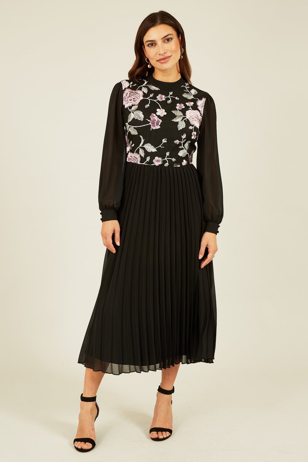 Yumi Black Long Sleeve Embroidered Midi Dress With Pleats Yumi