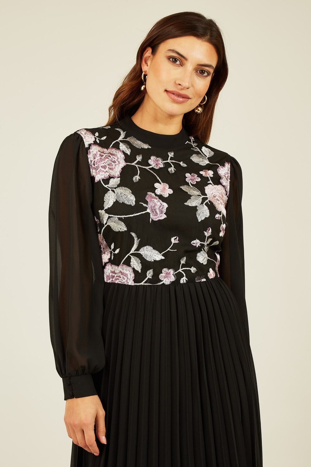 Yumi Black Long Sleeve Embroidered Midi Dress With Pleats Yumi