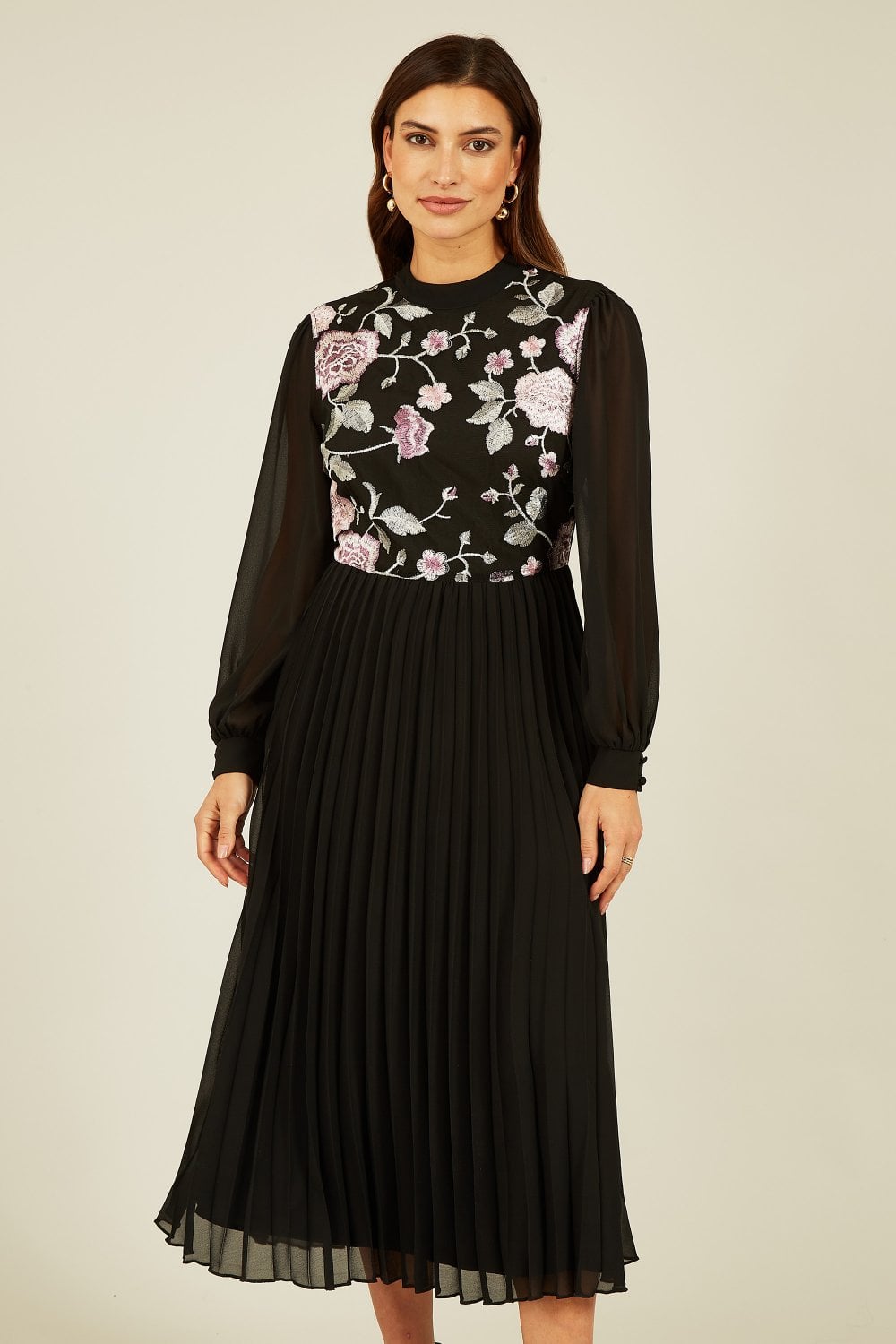 Yumi Black Long Sleeve Embroidered Midi Dress With Pleats Yumi