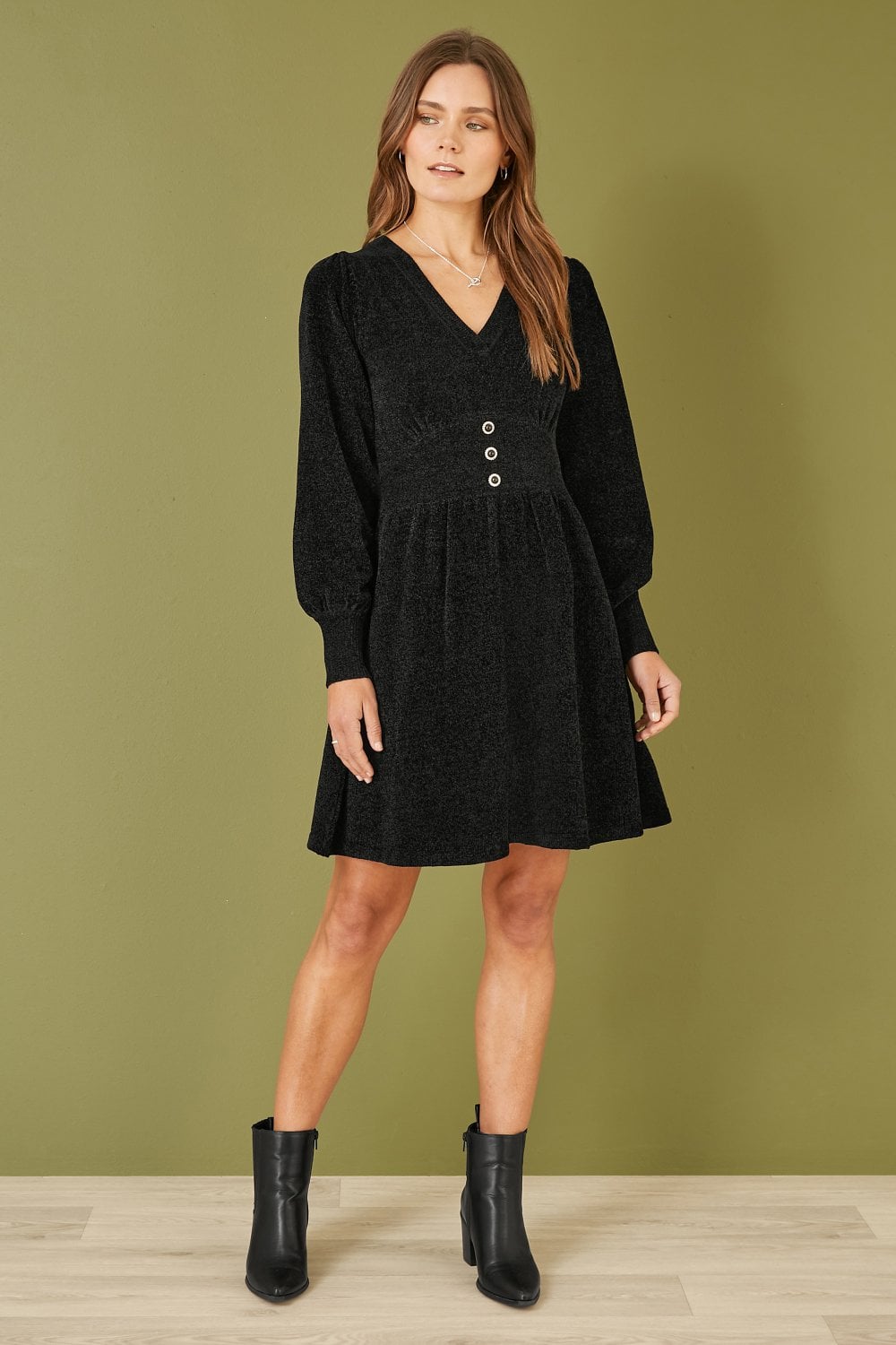 Yumi Black V Neck Empire Line Knitted Skater Dress Yumi