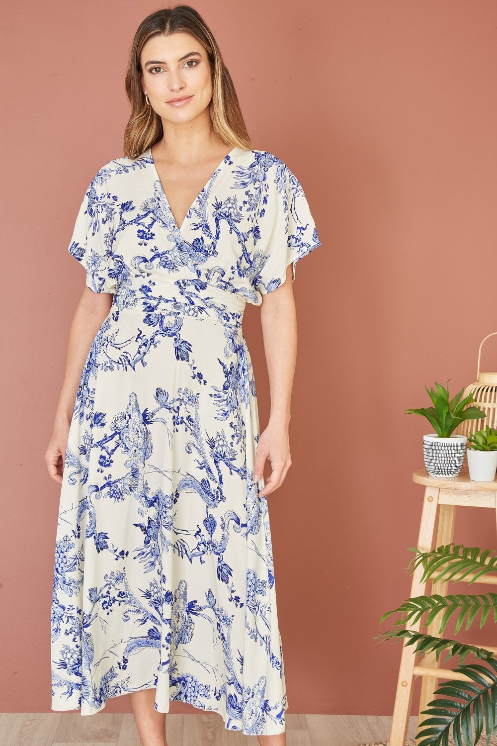 Yumi Blue And White Print Ruched Waist Kimono Midi Dress Yumi