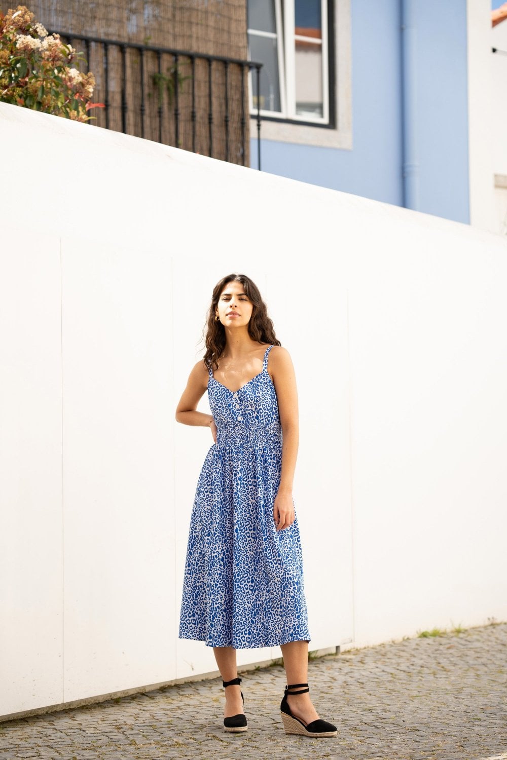 Yumi Blue Animal Print Midi Sundress With Ruched Waist Yumi