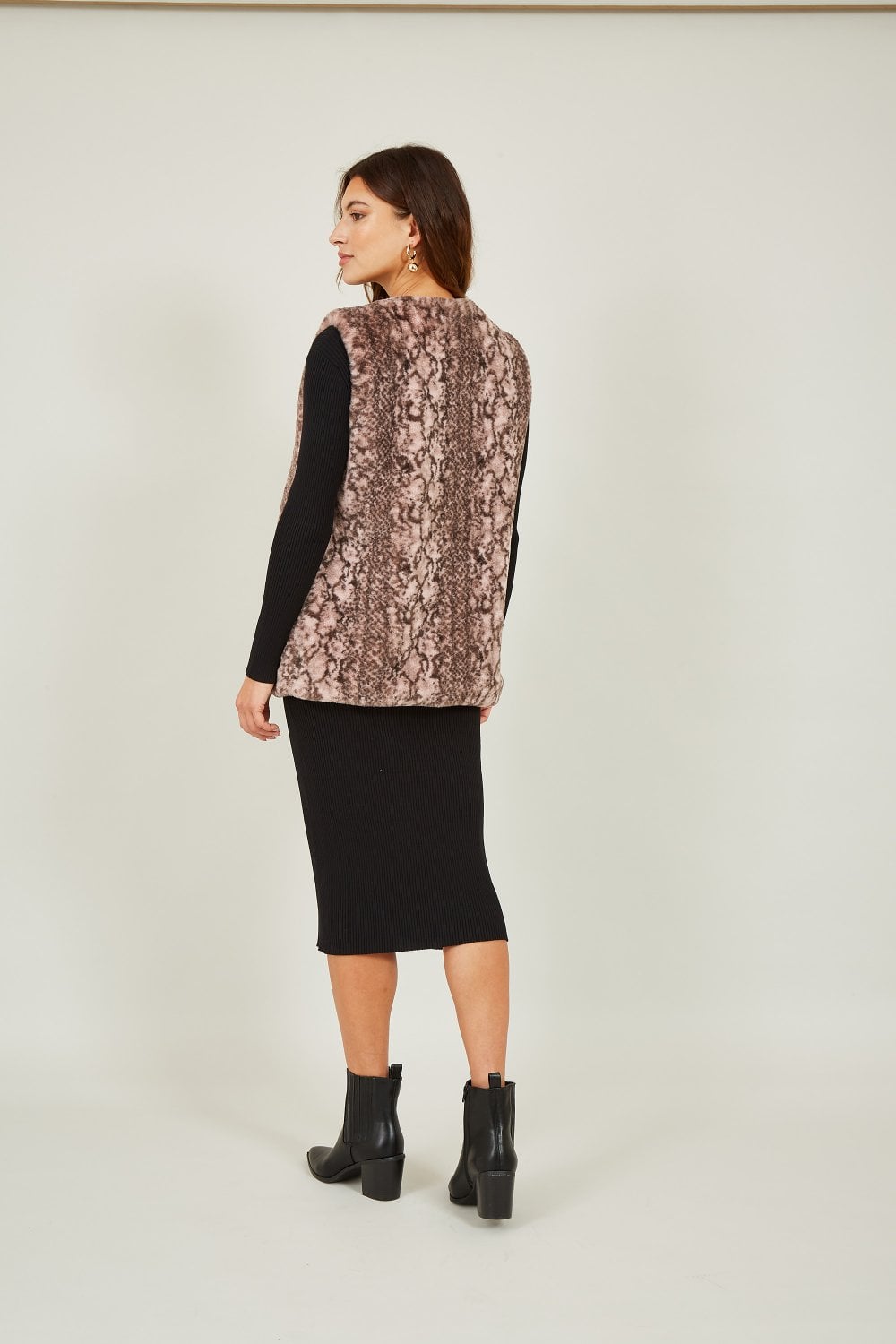 Yumi Pink Snake Print Faux Fur Gilet Yumi