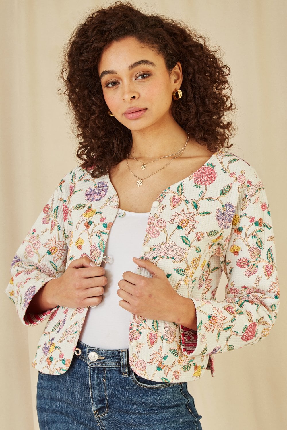 Yumi White Floral Print Reversible Cotton Cropped Quilted Jacket Yumi