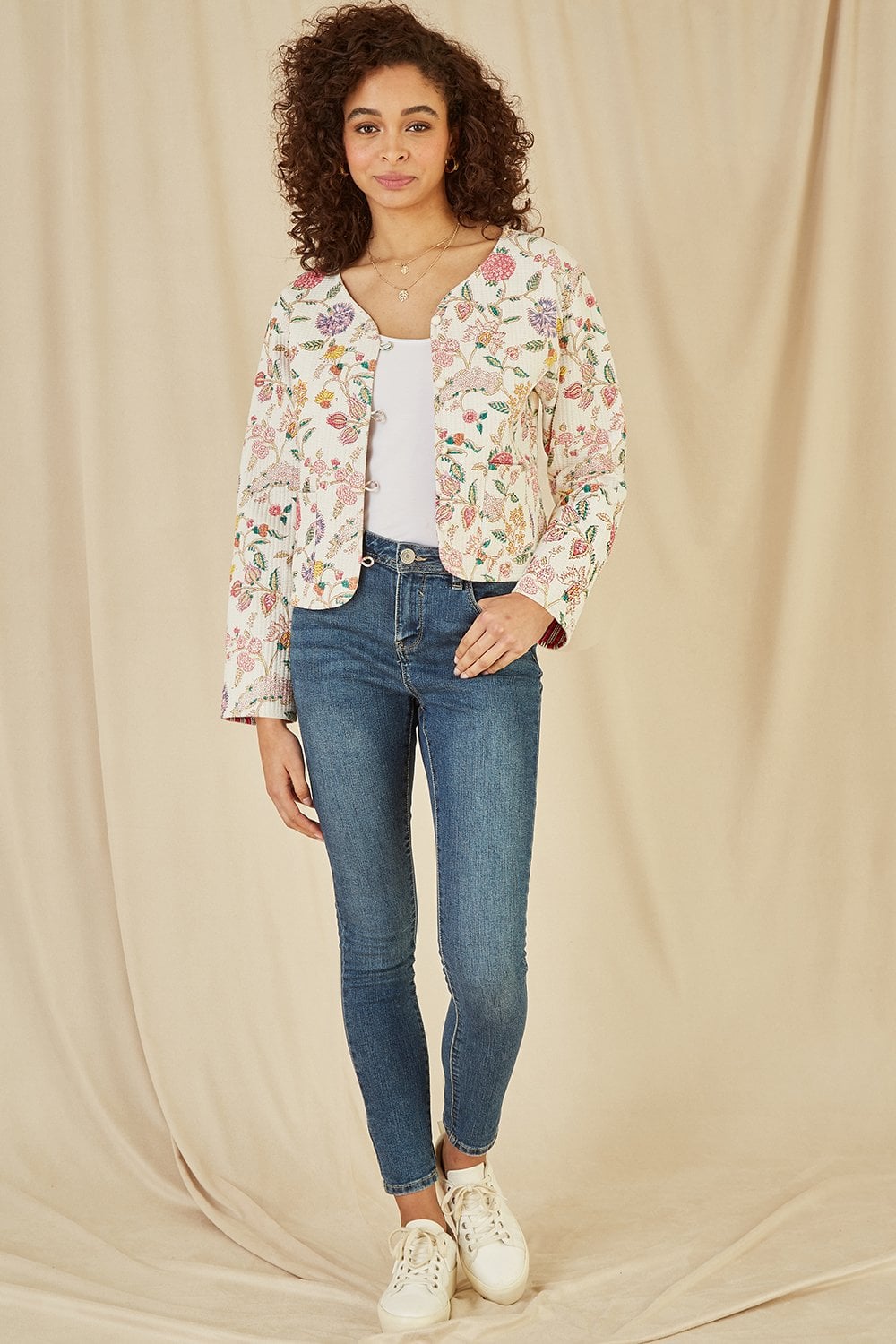 Yumi White Floral Print Reversible Cotton Cropped Quilted Jacket Yumi