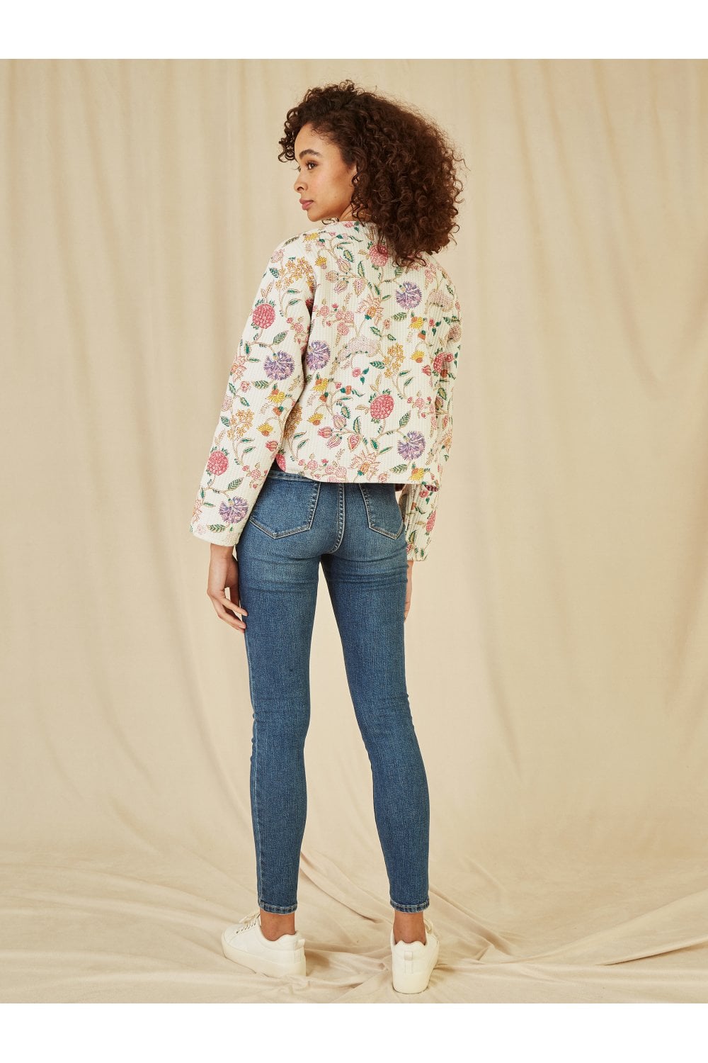 Yumi White Floral Print Reversible Cotton Cropped Quilted Jacket Yumi